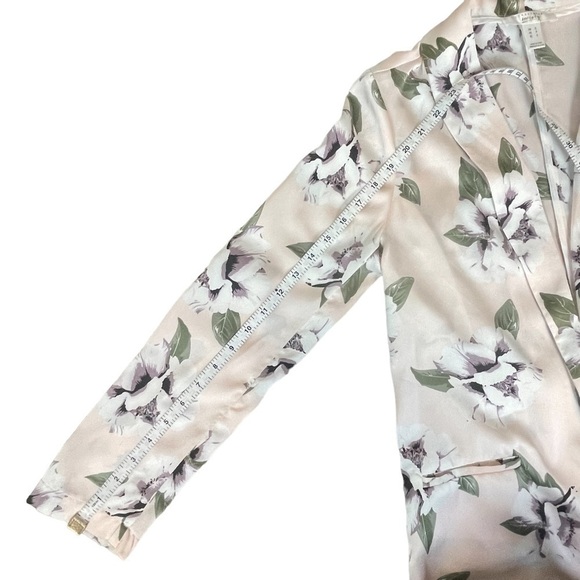 Guc Streetwear Society lightweight blazer, flowered, baby pink, size small. - Picture 9 of 11